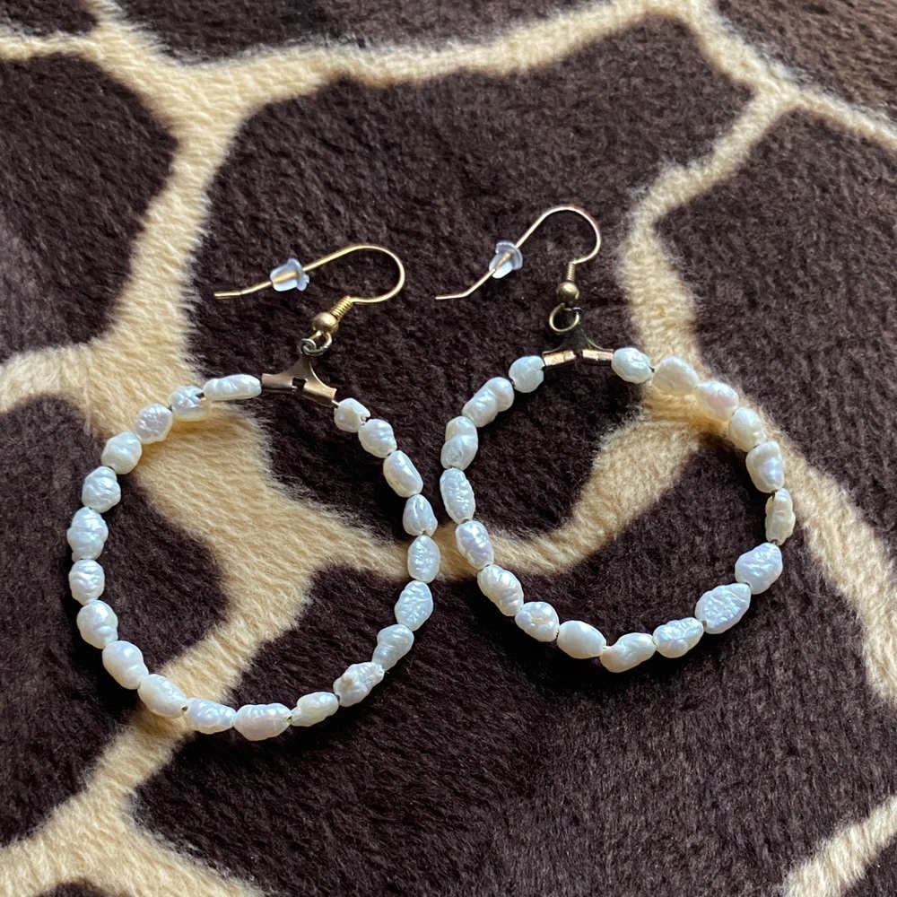 Vintage 80’s Freshwater Pearl Hoop Earrings